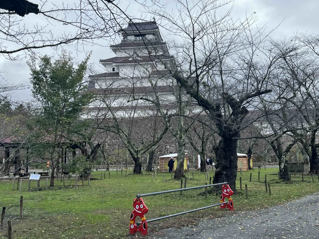 会津若松市のシンボルの一つ鶴ヶ城の写真