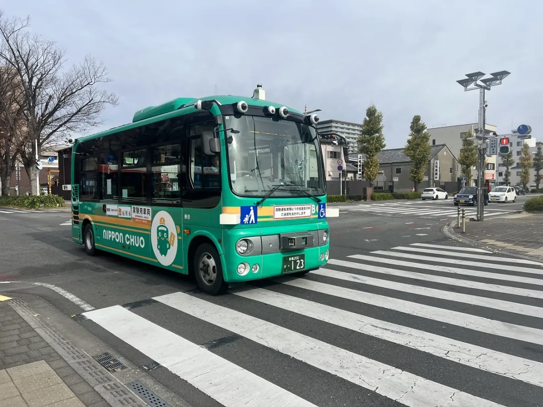 前橋市のバスの自動運転実証実験の様子