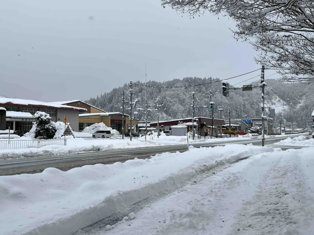 雪に覆われた上小阿仁村