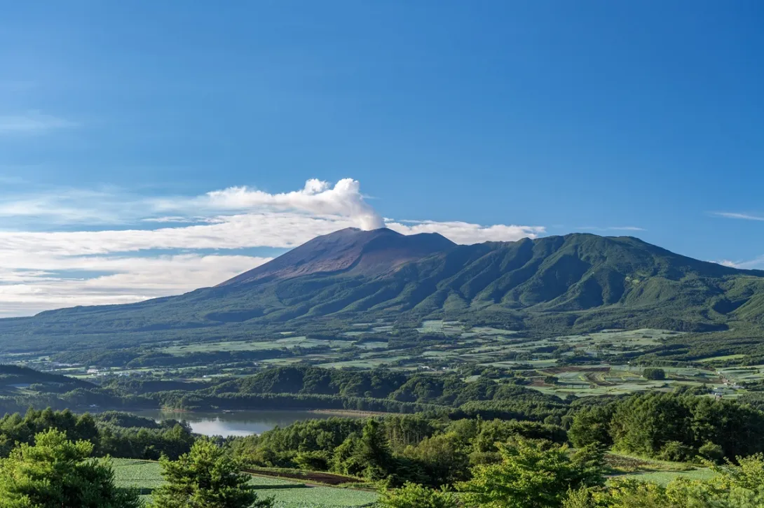 浅間山麓に位置する嬬恋村の風景