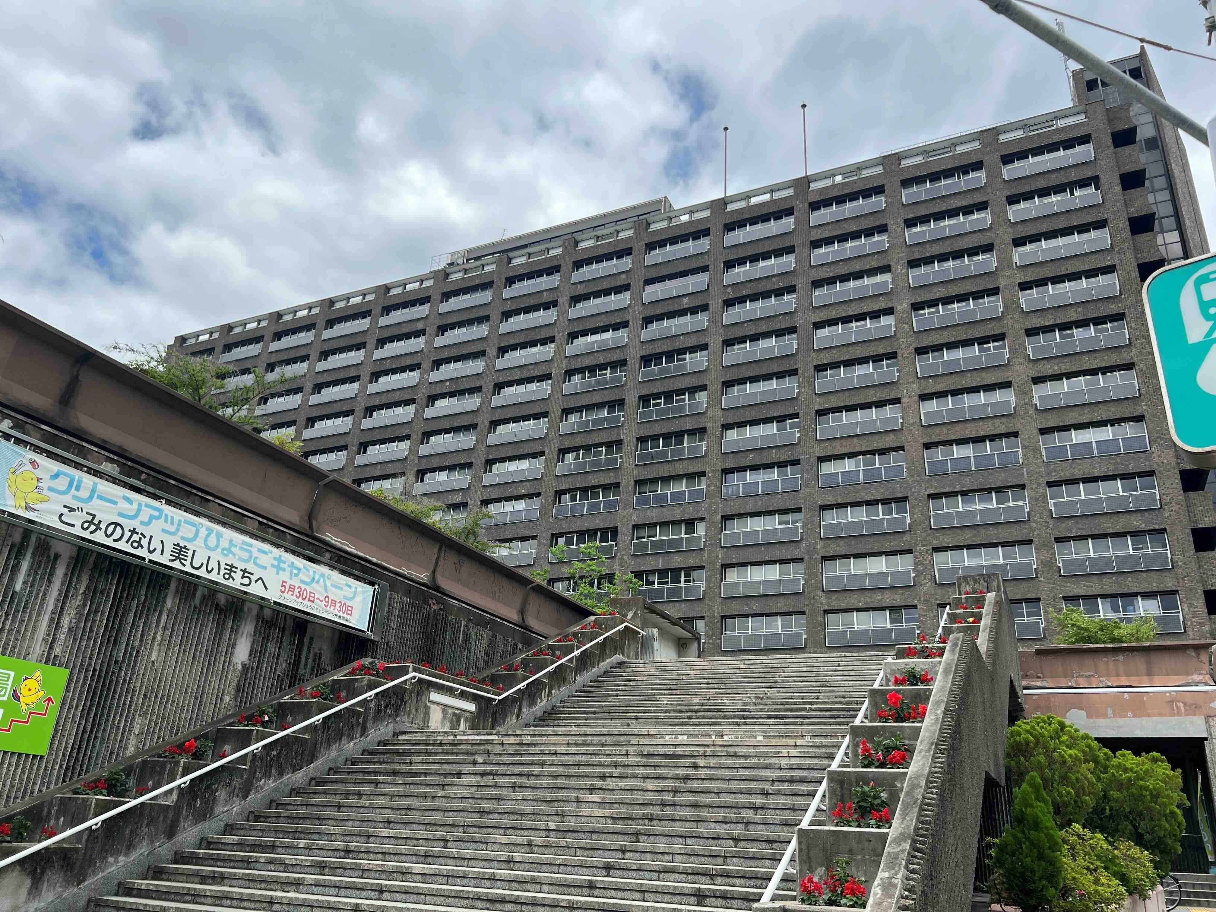 商品交換法の体系〈1〉序論・諾成契約法総論—私的所有と契約の法的保護のメカニズム (1972年) 商品交換法の体系〈1〉序論・諾成契約法総論―私的所有と契約の法的保護