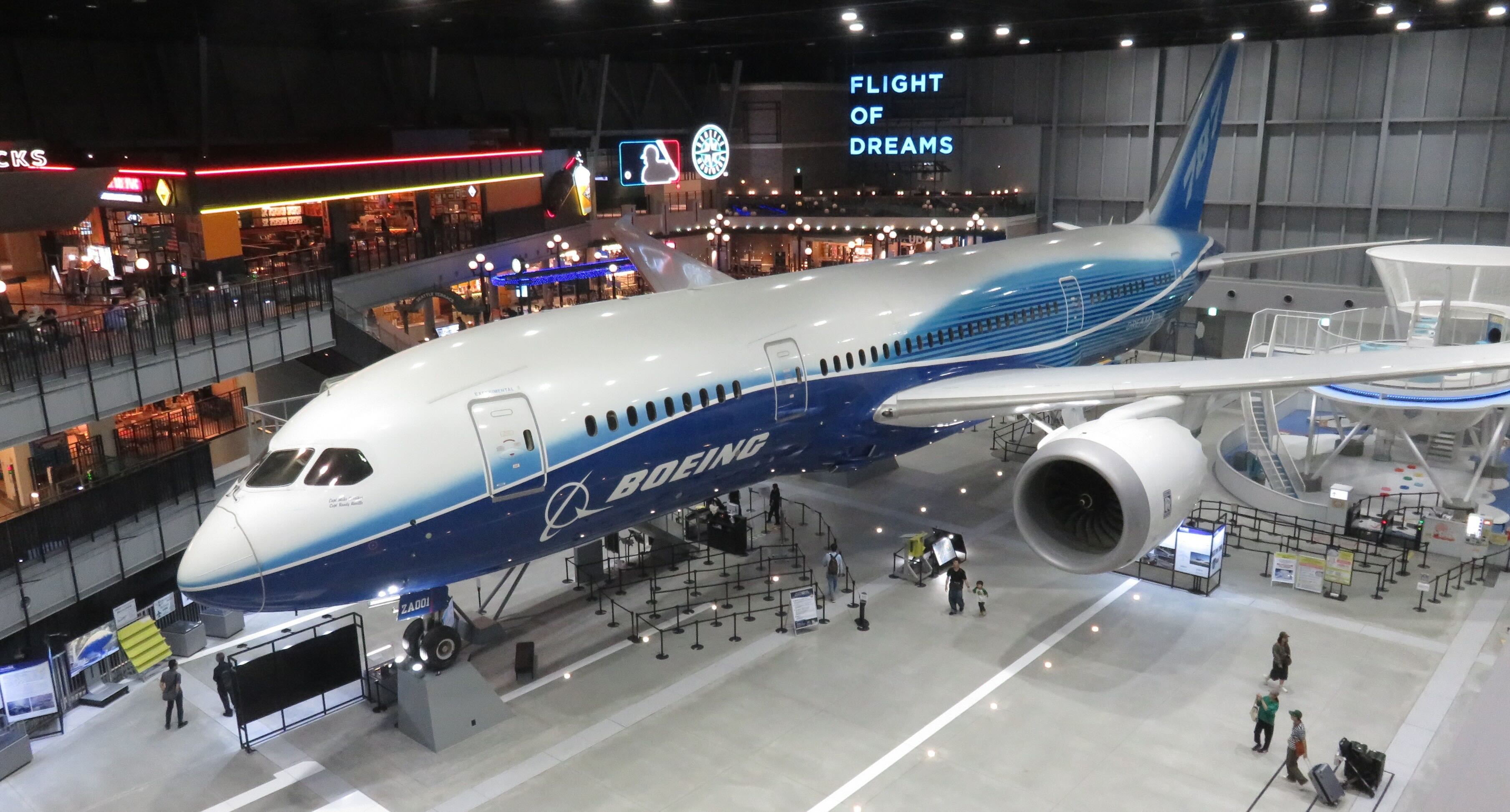ボーイング787がドーンと間近に セントレアの無料体感施設 | 地域社会