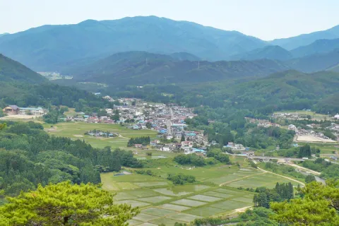 豊かな自然に恵まれた七ヶ宿町の町並みの様子