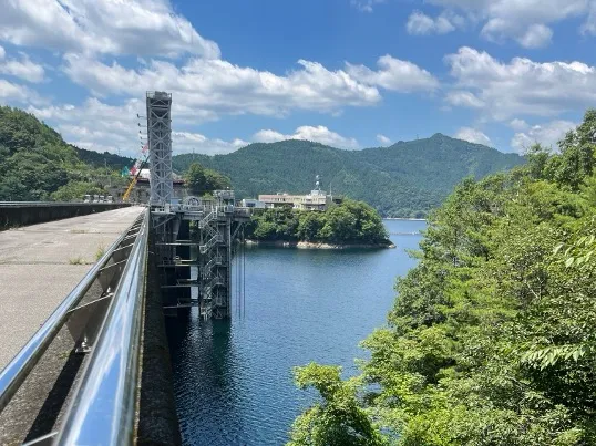 高知県早明浦ダムの様子